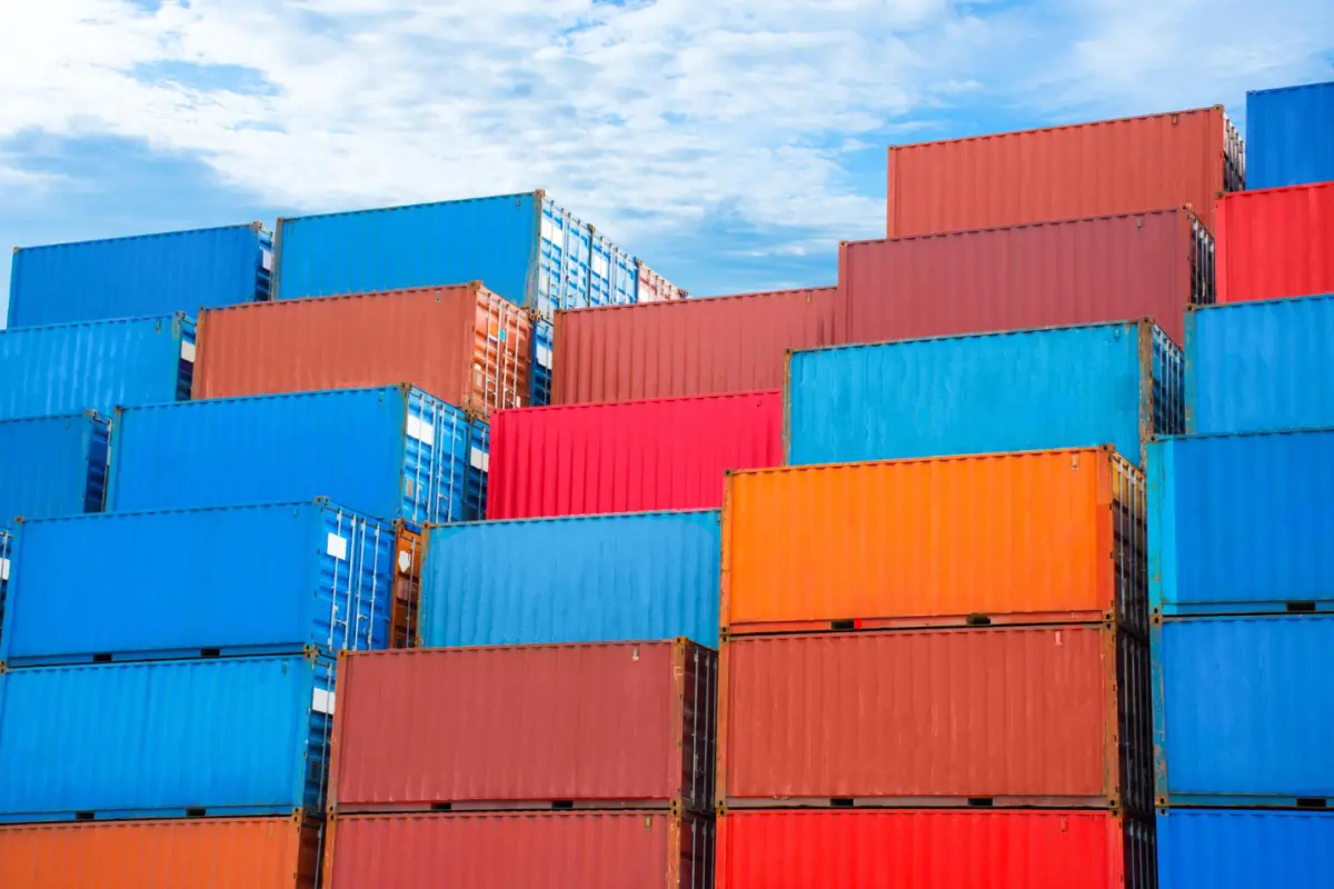 How To Use Portable Storage Containers For Moving The Mobile Attic difference-between-web-server-and-web-host-my-reseller-home